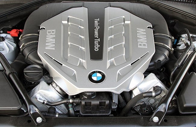 2011 BMW 550i xDrive Review engine