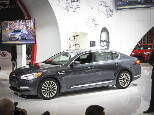 2015 Kia K900 front