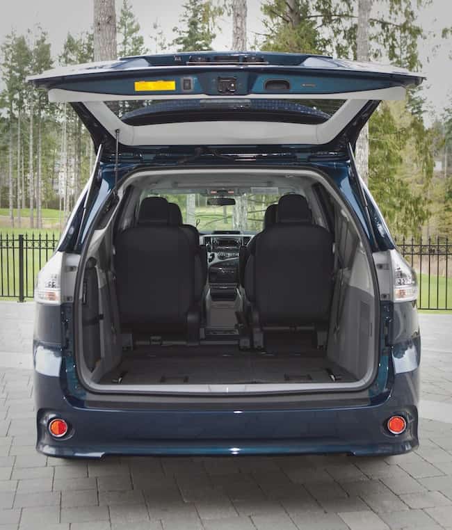 2014 Toyota Sienna XLE trunk open