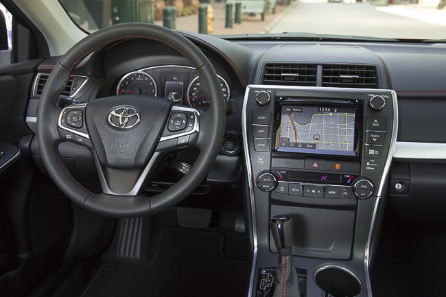 2015-toyota-camry-review (18 of 25)