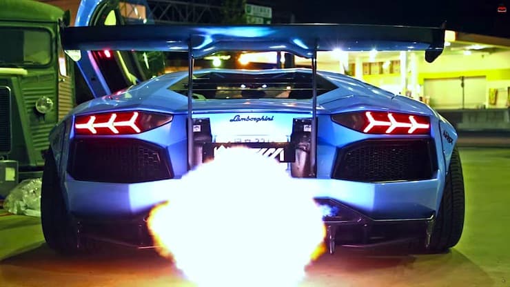 Liberty-Walk-Lamborghini-Aventador