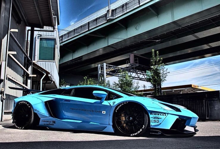 Liberty-Walk-Lamborghini-Aventador-2