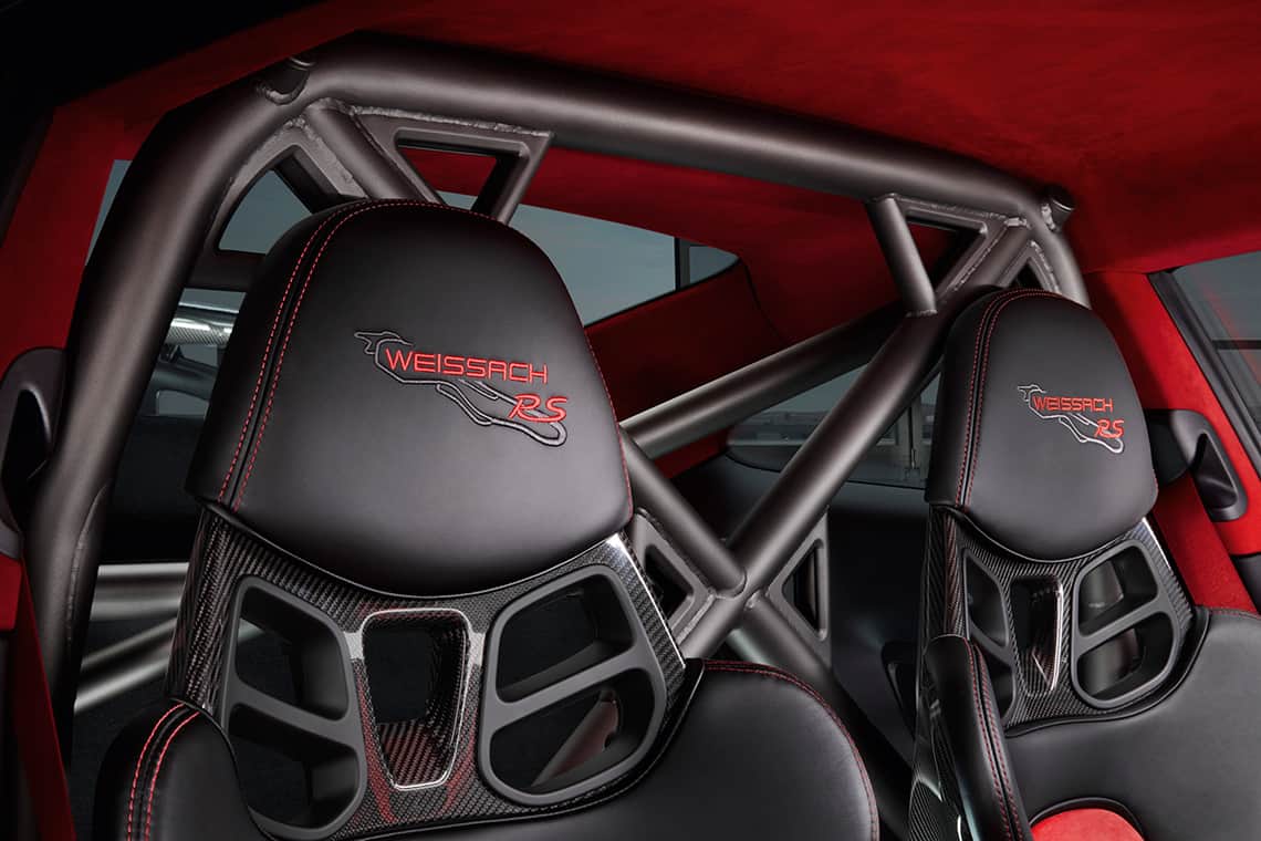 2018 Porsche 911 GT2 RS seats