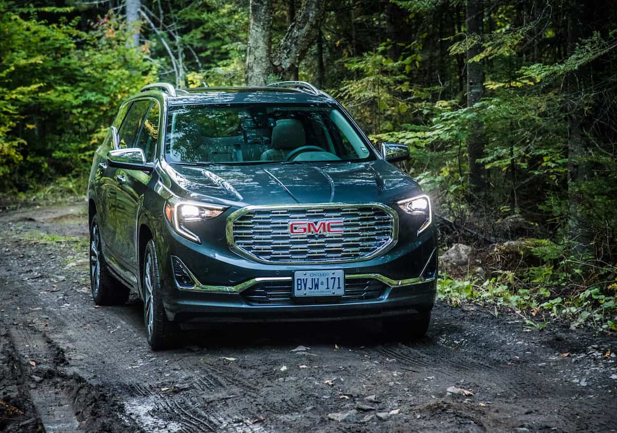 2018 GMC Terrain front view 1