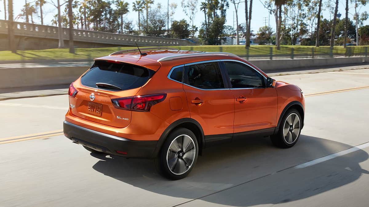 2017-nissan-rogue-sport-review-rear-rolling