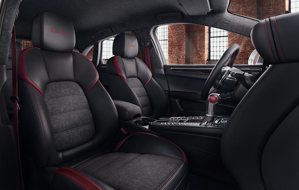 Porsche Macan Turbo Exclusive Performance Edition interior