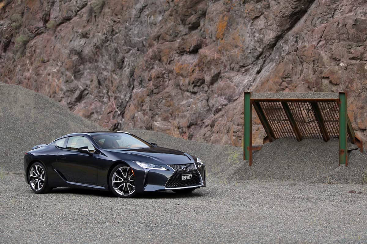 2018 Lexus LC 500 coupe front profile