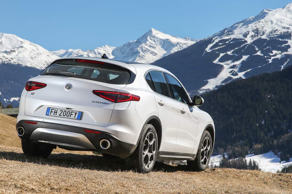 2018 alfa romeo suv stelvio review